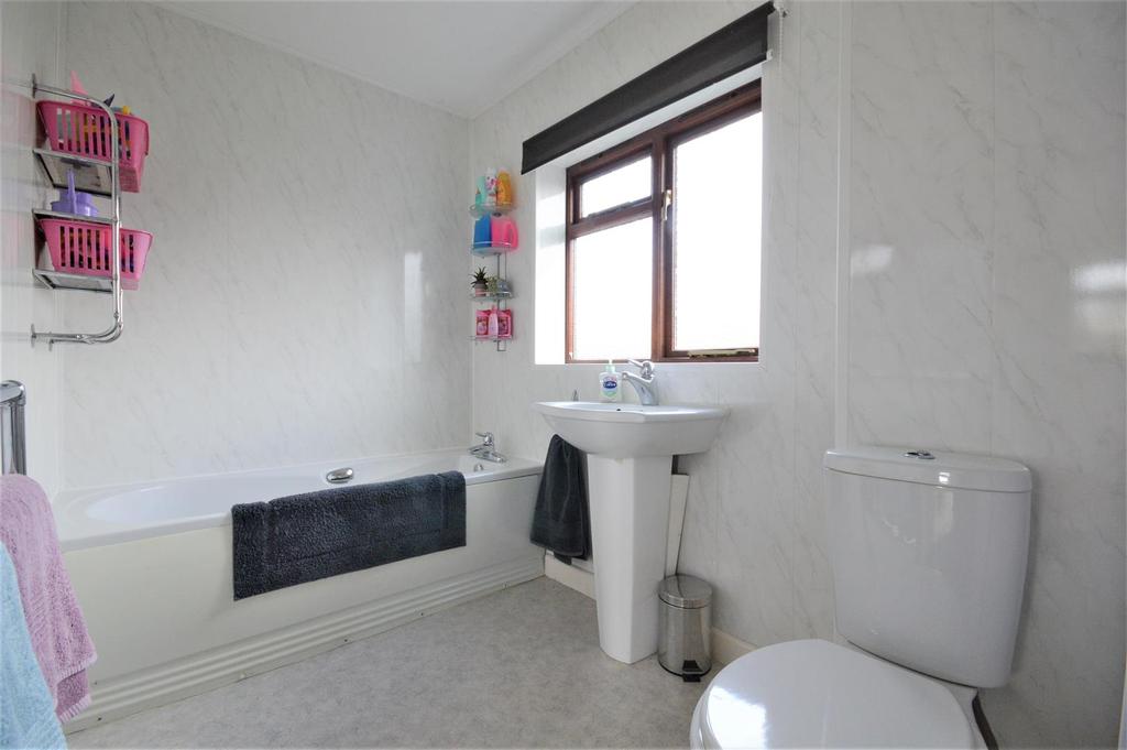 013 Bathroom 12 Sudbury.JPG