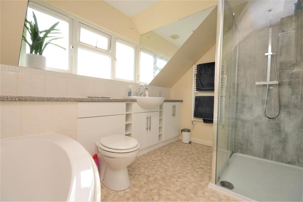 015 Ensuite 12 Sudbury.JPG