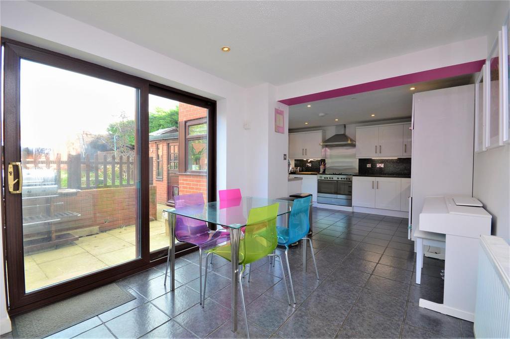 03 Dining Area 12 sudbury.JPG