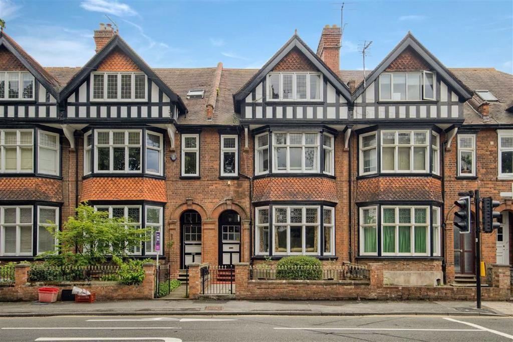 Rugby Road, Milverton, Leamington Spa, CV32 6 bed terraced house £700,000