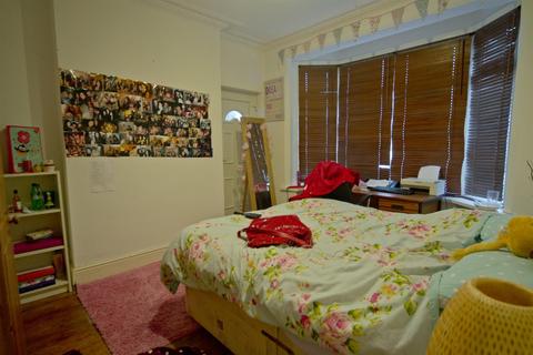 4 bedroom semi-detached house to rent - * £90pppw * Gordon Road, West Bridgford, Nottingham, NG2