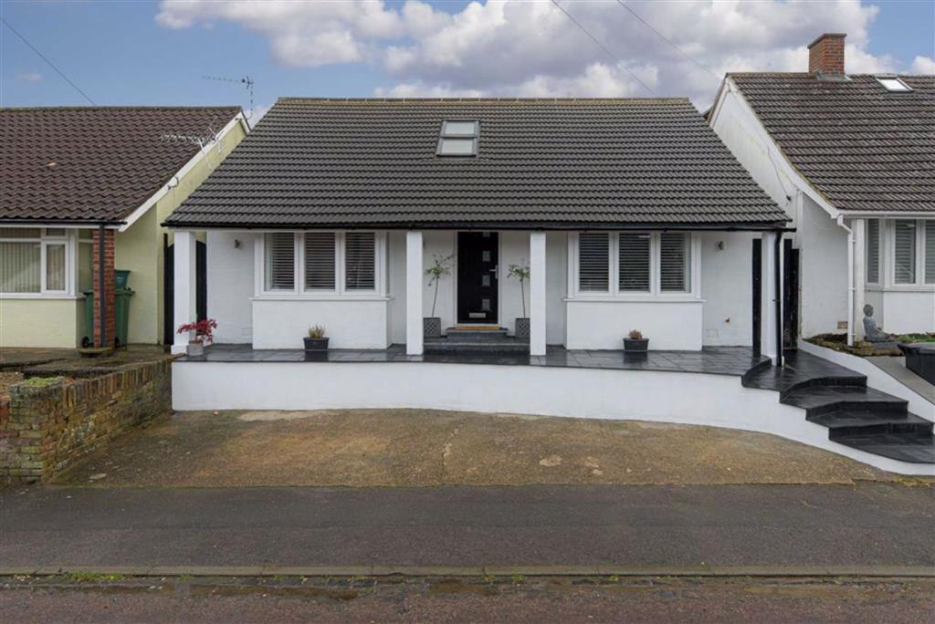 Beech Way, Epsom, Surrey 4 bed detached house £565,000