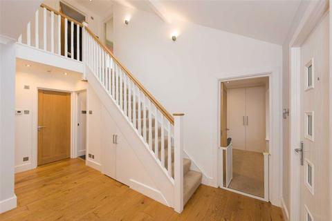 30 Beech Way, Epsom, KT17 4NG