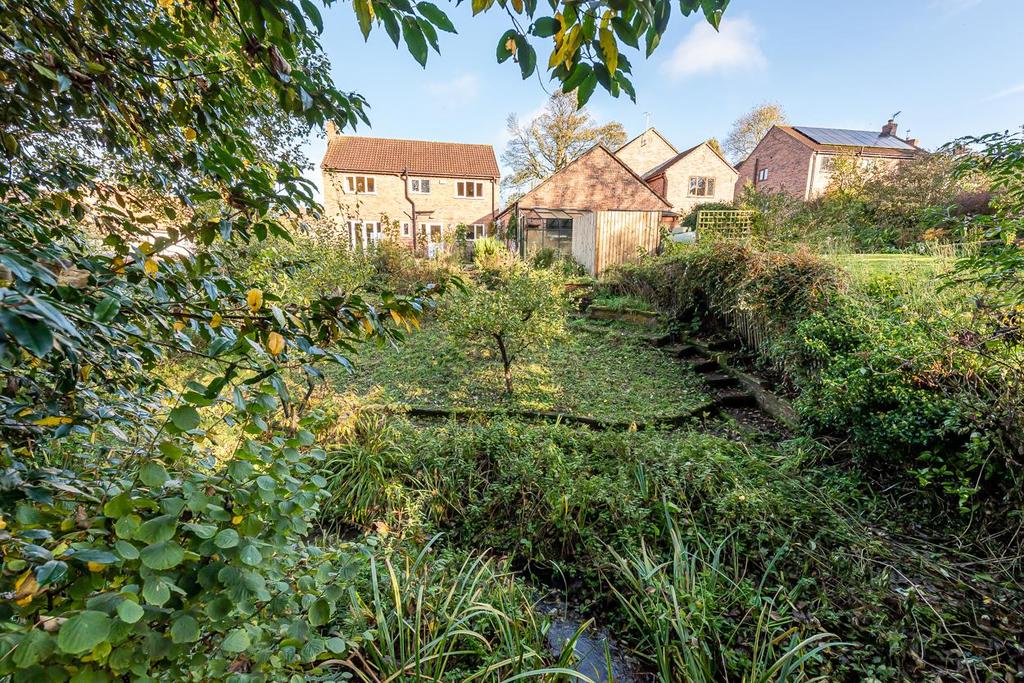 Becklea, York Road, Leavening, Malton, YO17 9SL 4 bed detached house