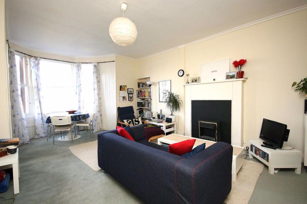 Canaan Lane, Edinburgh 1 bed flat £775 pcm (£179 pw)