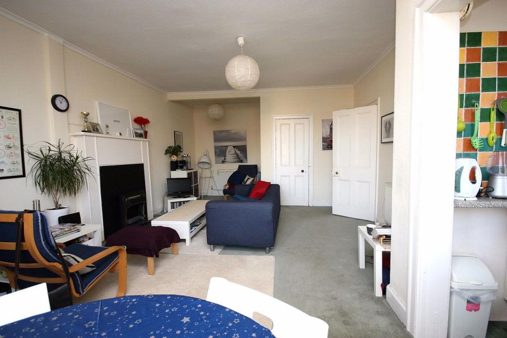 Canaan Lane, Edinburgh 1 bed flat £775 pcm (£179 pw)