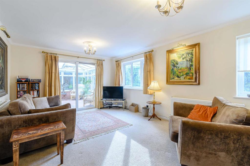 8440900-interior01-800.jpg