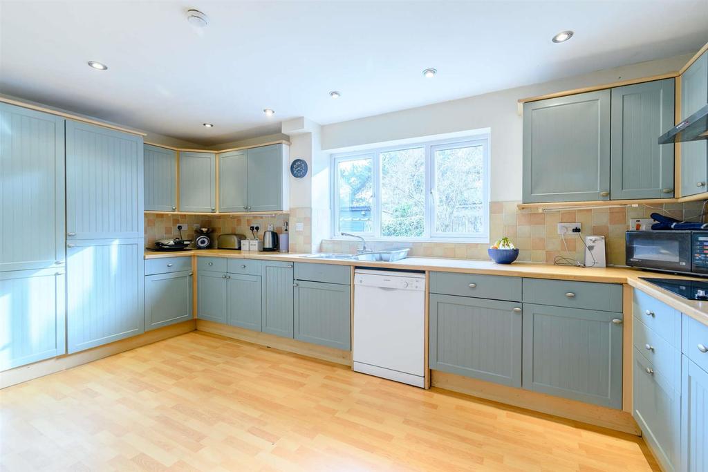 8440900-interior10-800.jpg