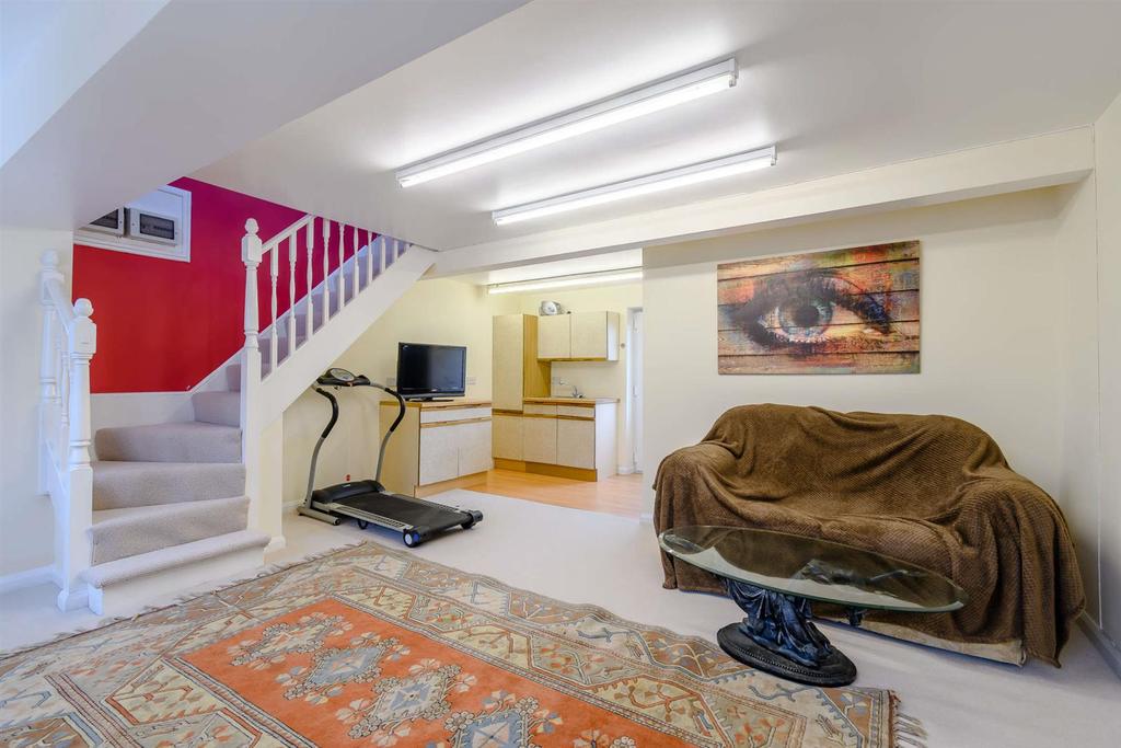 8440900-interior13-800.jpg