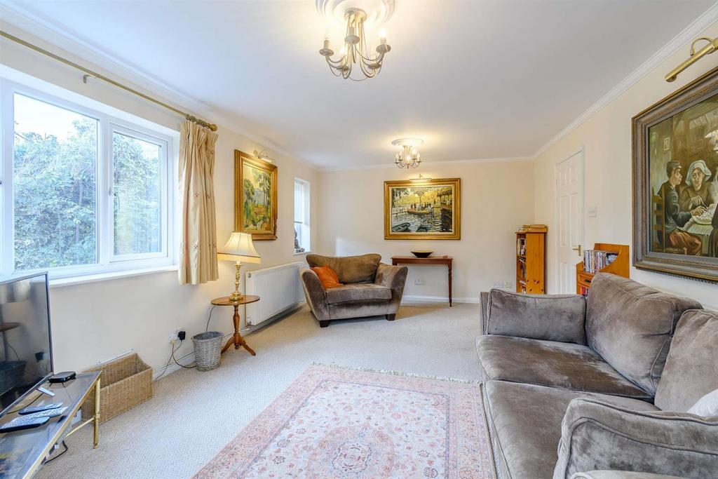 8440900-interior02-800.jpg