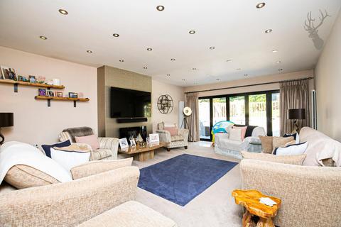 16 Tycehurst Hill, Loughton, IG10 1BU