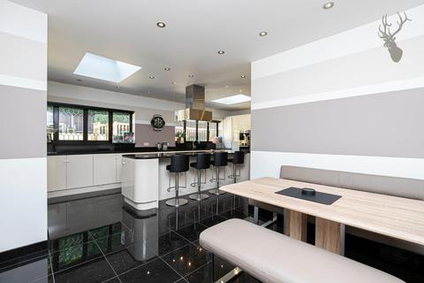 16 Tycehurst Hill, Loughton, IG10 1BU