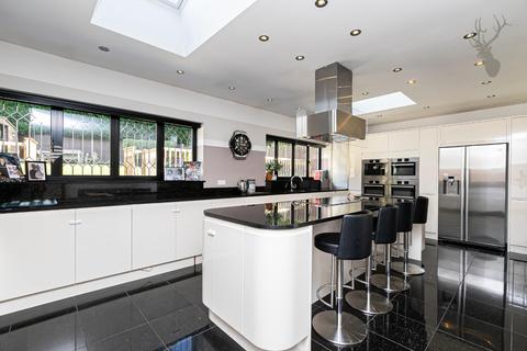 16 Tycehurst Hill, Loughton, IG10 1BU