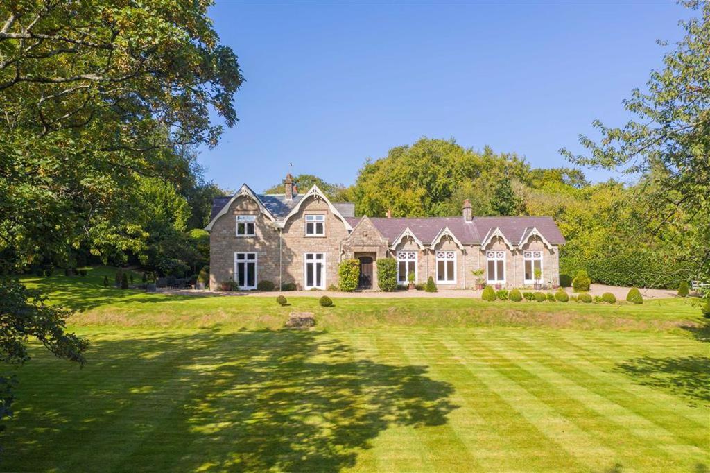 Catbrook Road, Catbrook, Chepstow, Monmouthshire 5 bed detached house