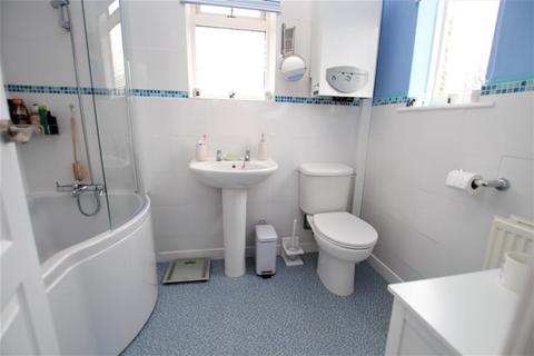 25 Moorside Gardens, Bradford, BD2 3RE
