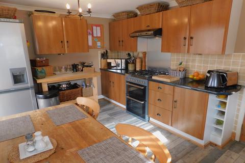 1 Beechdale Close, Calmore, Southampton, SO40 2QH