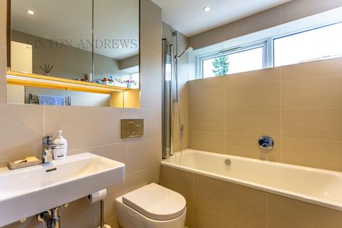 8 Whiteledges, London, W13 8JB