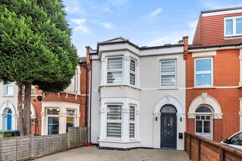 197 Westmount Road, Eltham, London, SE9 1XY
