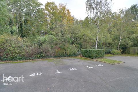 40 Abbotswood Way, Hayes, UB3 3PQ