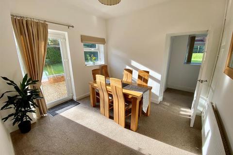 18 Everlands, Cam, Dursley, GL11 5NL