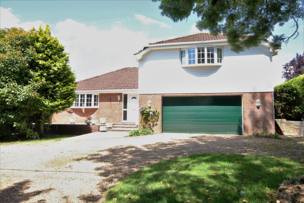 HORNDEAN 4 bed detached house £730,000