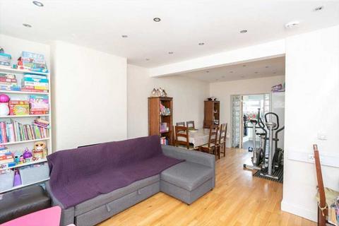 2 bedroom semi-detached house for sale, Walton Road, Bushey, WD23.