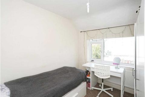 2 bedroom semi-detached house for sale, Walton Road, Bushey, WD23.