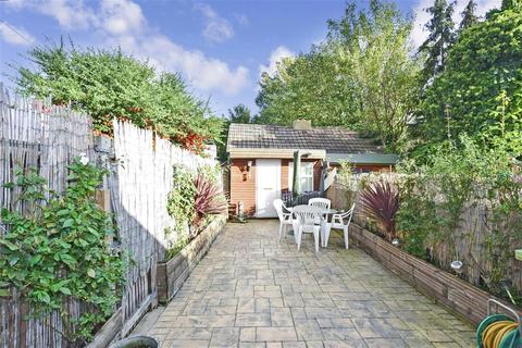2 Crescent Road, Erith, DA8 2AU