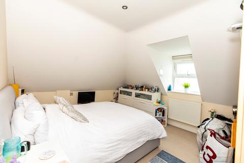 Flat 7, 2 Burtley Road, Bournemouth, BH6 4AP