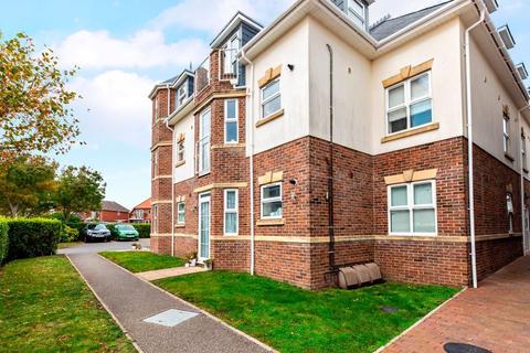 Flat 7, 2 Burtley Road, Bournemouth, BH6 4AP