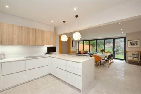15 Parkgate, London, SE3 9XF