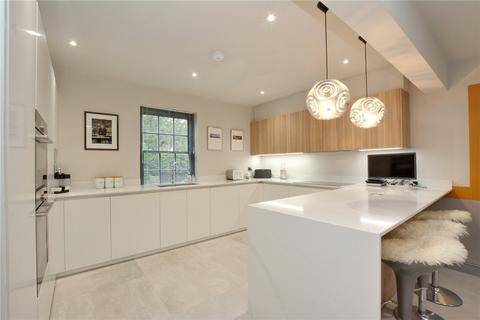 15 Parkgate, London, SE3 9XF