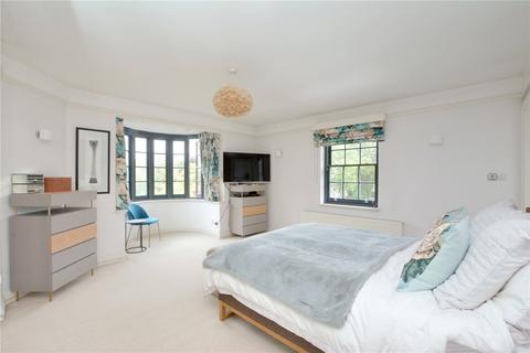15 Parkgate, London, SE3 9XF