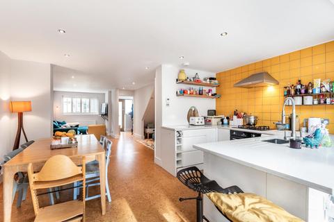 29 Yeoman Close, London, SE27 0PS