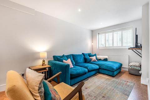 29 Yeoman Close, London, SE27 0PS
