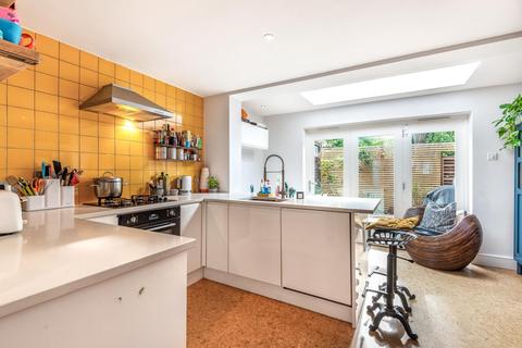 29 Yeoman Close, London, SE27 0PS