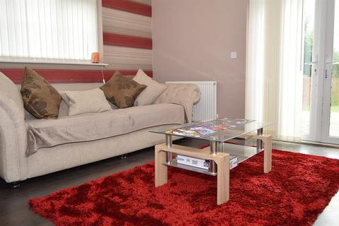 8 Foxton Close, Oldham, OL8 2SX