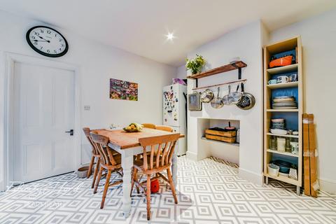 16a Eversley Road, London, SE7 7LD