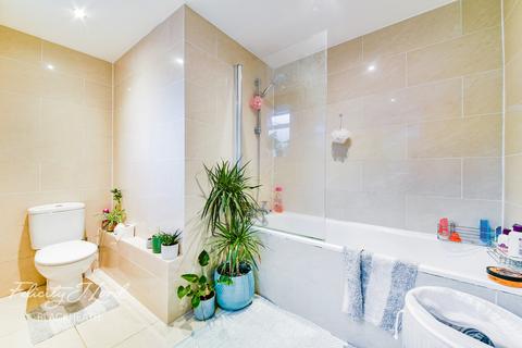 16a Eversley Road, London, SE7 7LD