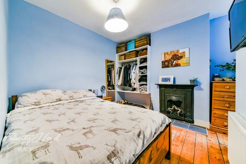 16a Eversley Road, London, SE7 7LD