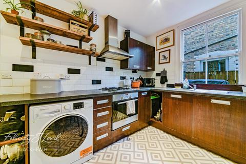 16a Eversley Road, London, SE7 7LD