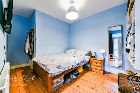 16a Eversley Road, London, SE7 7LD