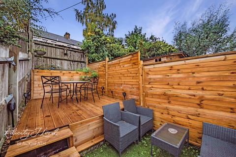 16a Eversley Road, London, SE7 7LD