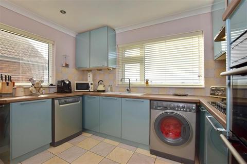 59 Leonard Road, Greatstone, New Romney, TN28 8RX