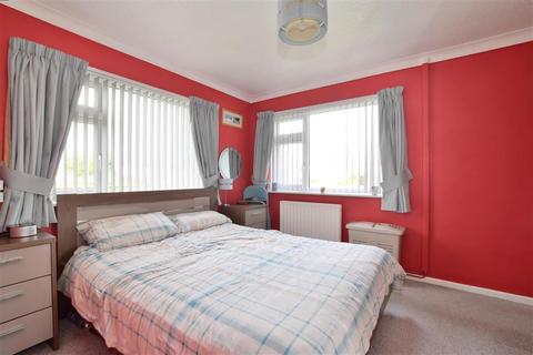 59 Leonard Road, Greatstone, New Romney, TN28 8RX