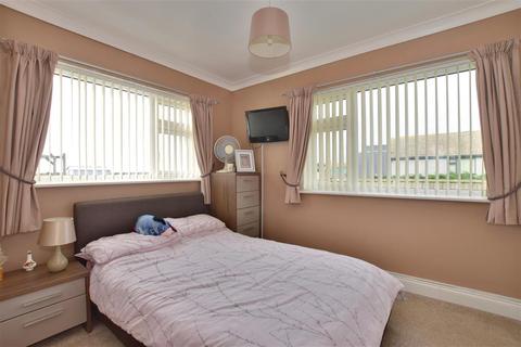 59 Leonard Road, Greatstone, New Romney, TN28 8RX