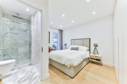 3 bedroom apartment to rent, Davenant Street, Aldgate East, London, E1
