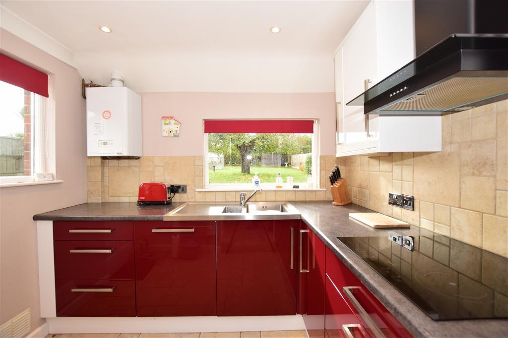 Kitchen/ Breakfast Room