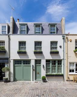 32 Groom Place, London, SW1X 7BA