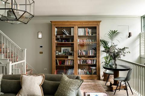 32 Groom Place, London, SW1X 7BA